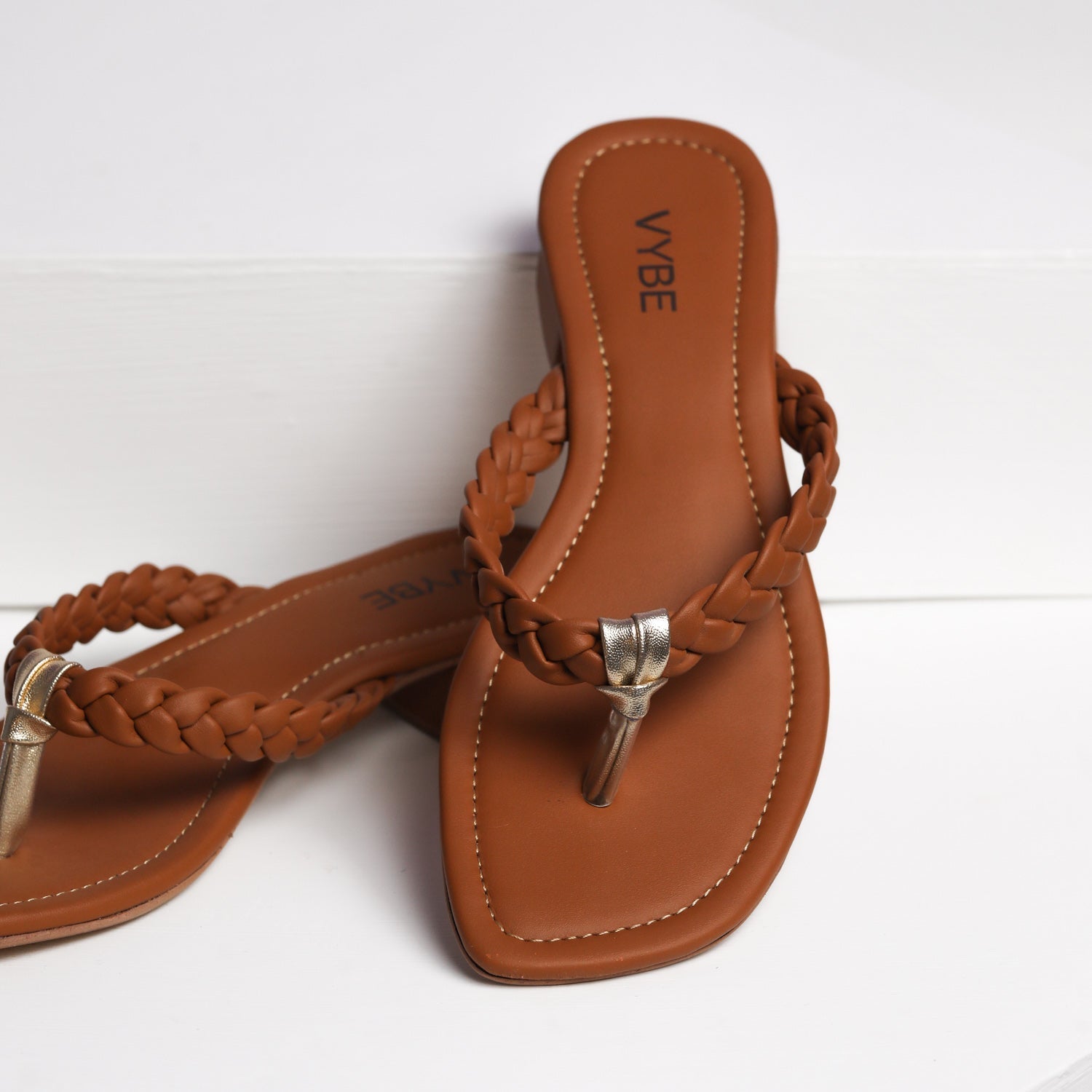 VYBE- V Weave Slide- Brown