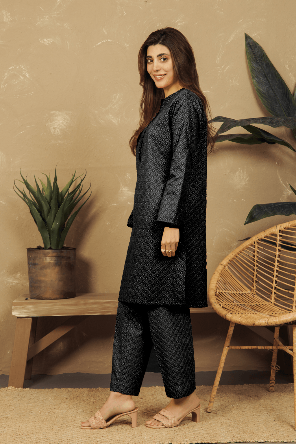 VYBE- Basic Co-Ord-Chikankari Black(Only Kurta)