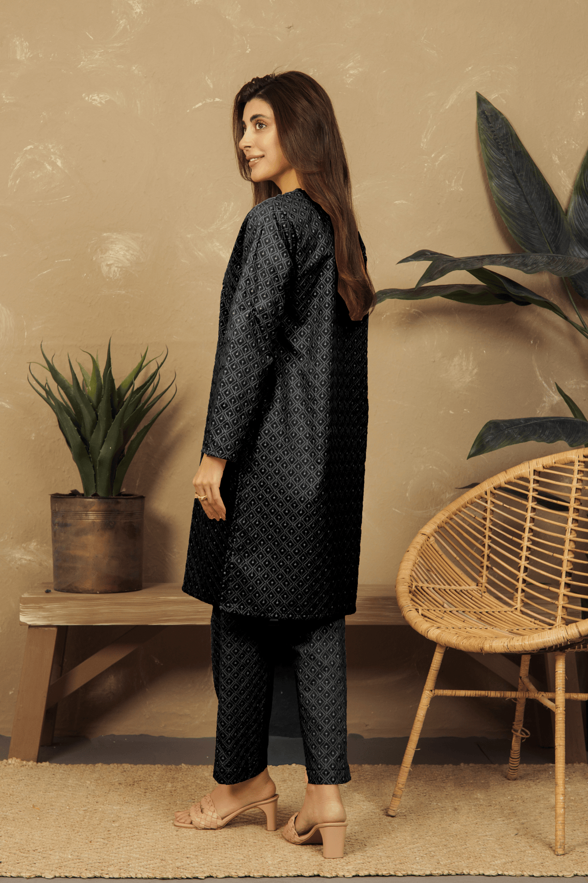 VYBE- Basic Co-Ord-Chikankari Black(Only Kurta)