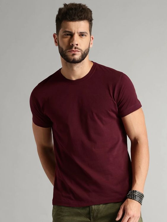 Vybe- Plain Round Neck Half Sleeves T-Shirt - Maroon