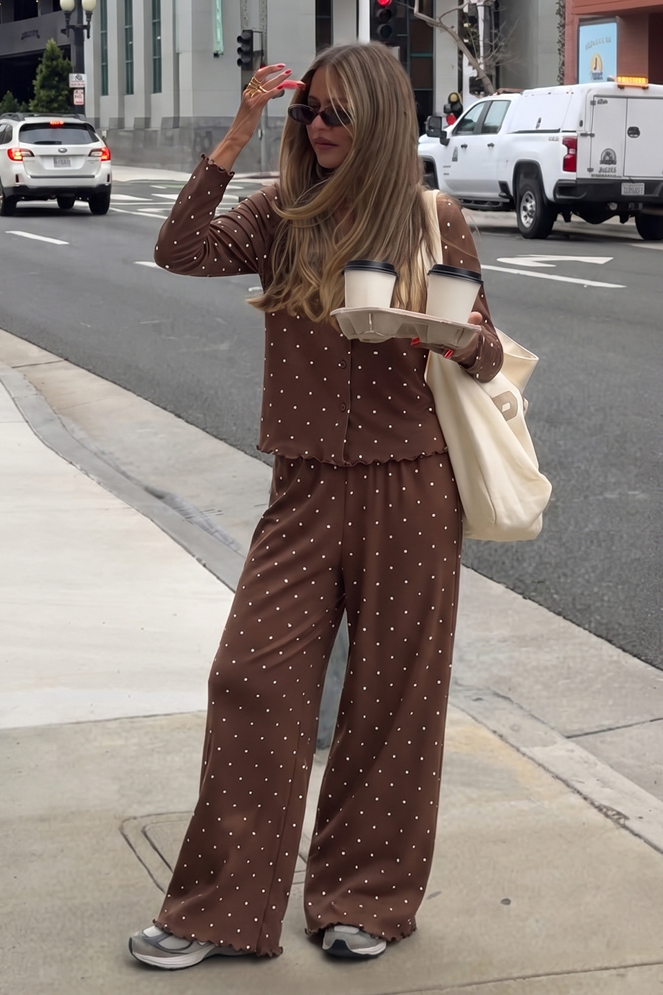 Vybe - Ivory Dream Set - Mocha
