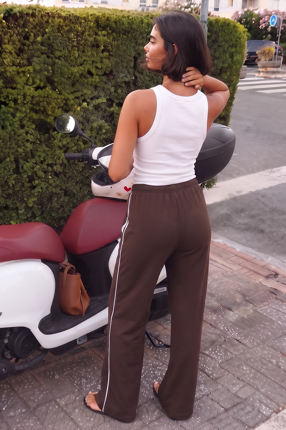 Vybe - Women Wide-leg Plush Trouser With Trim Detail - Mocha