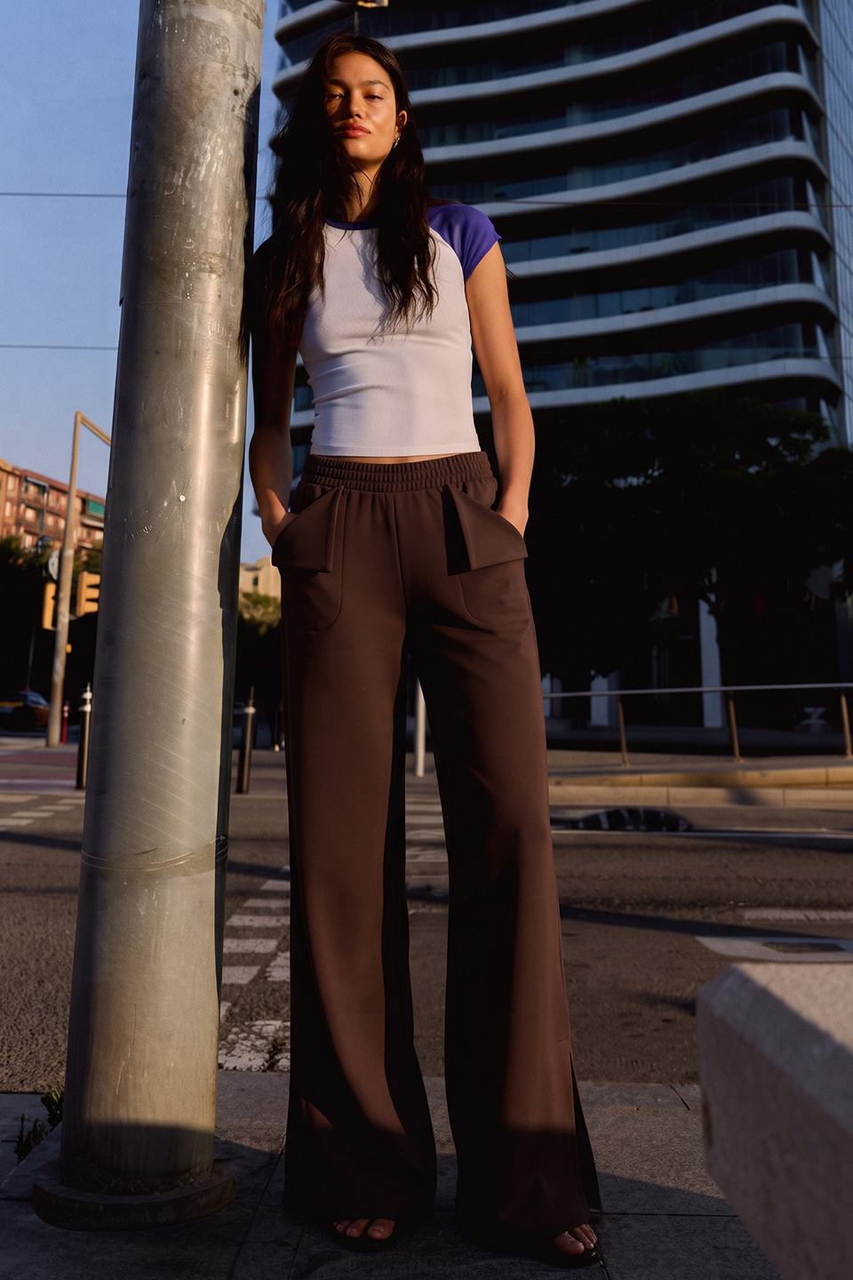 Vybe - Women Smart Pocket Wide-leg Trouser - Mocha