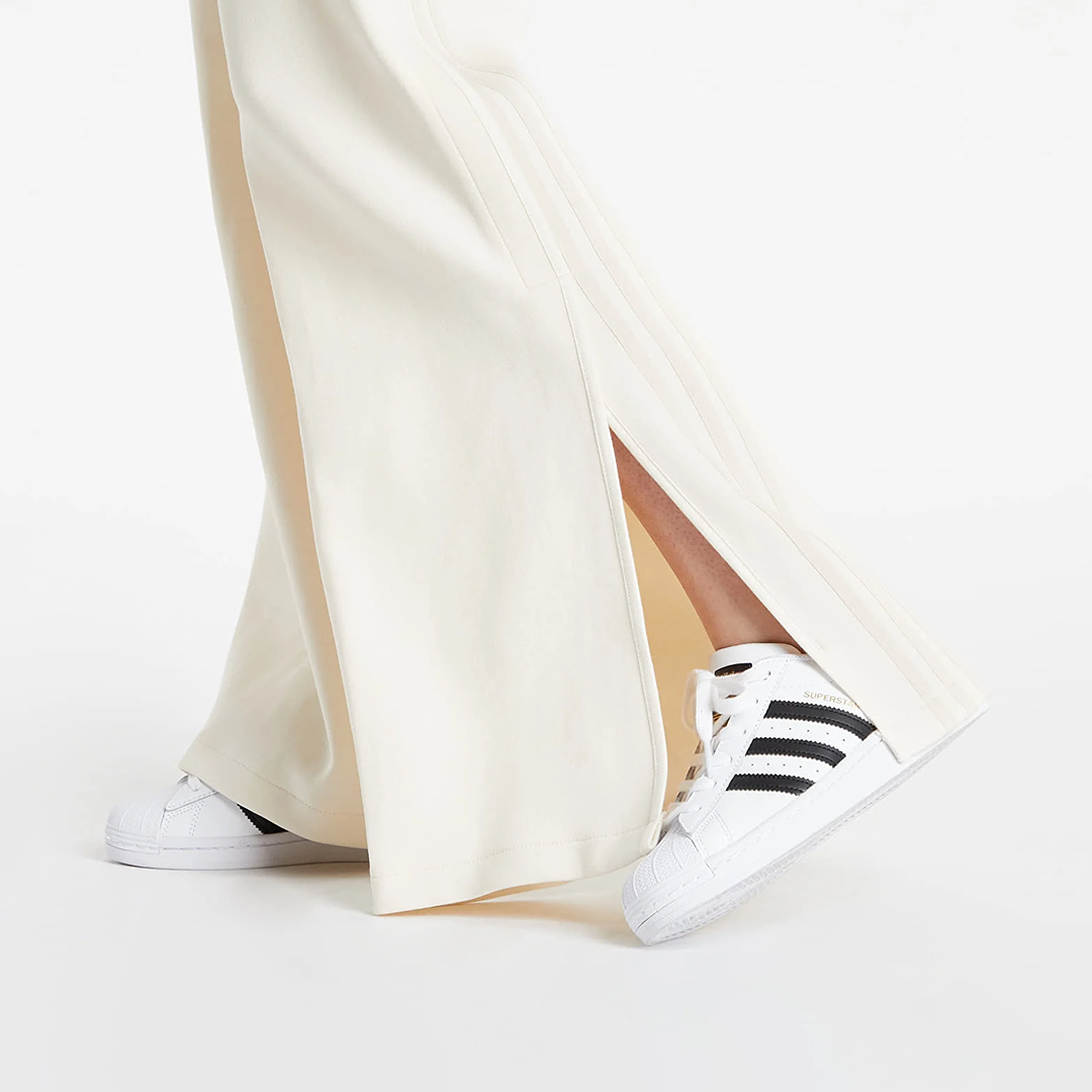 Vybe - Women Smart Pocket Wide-leg Trouser - Oat Milk