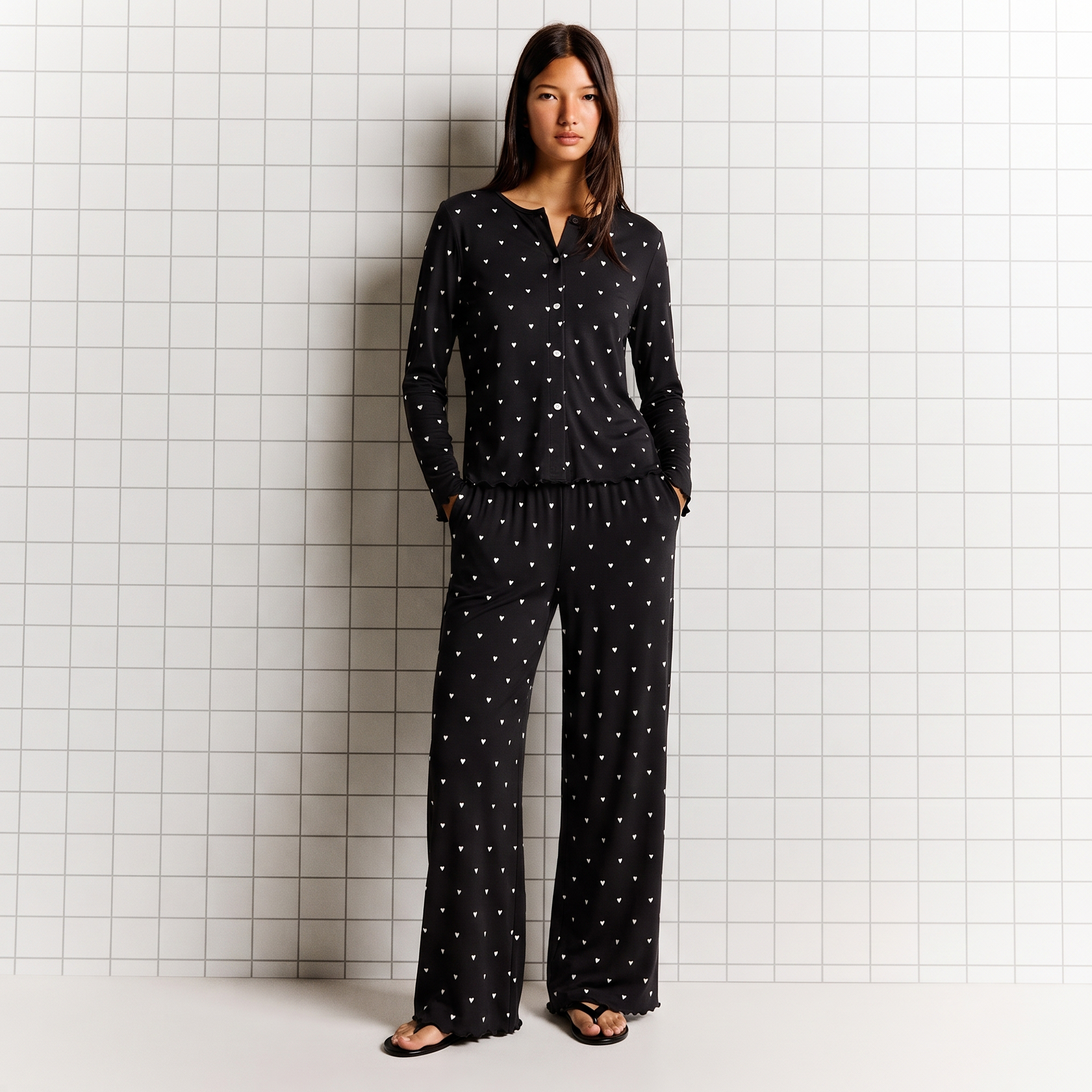 Vybe - Ivory Dream Set (Heart Printed) - Black