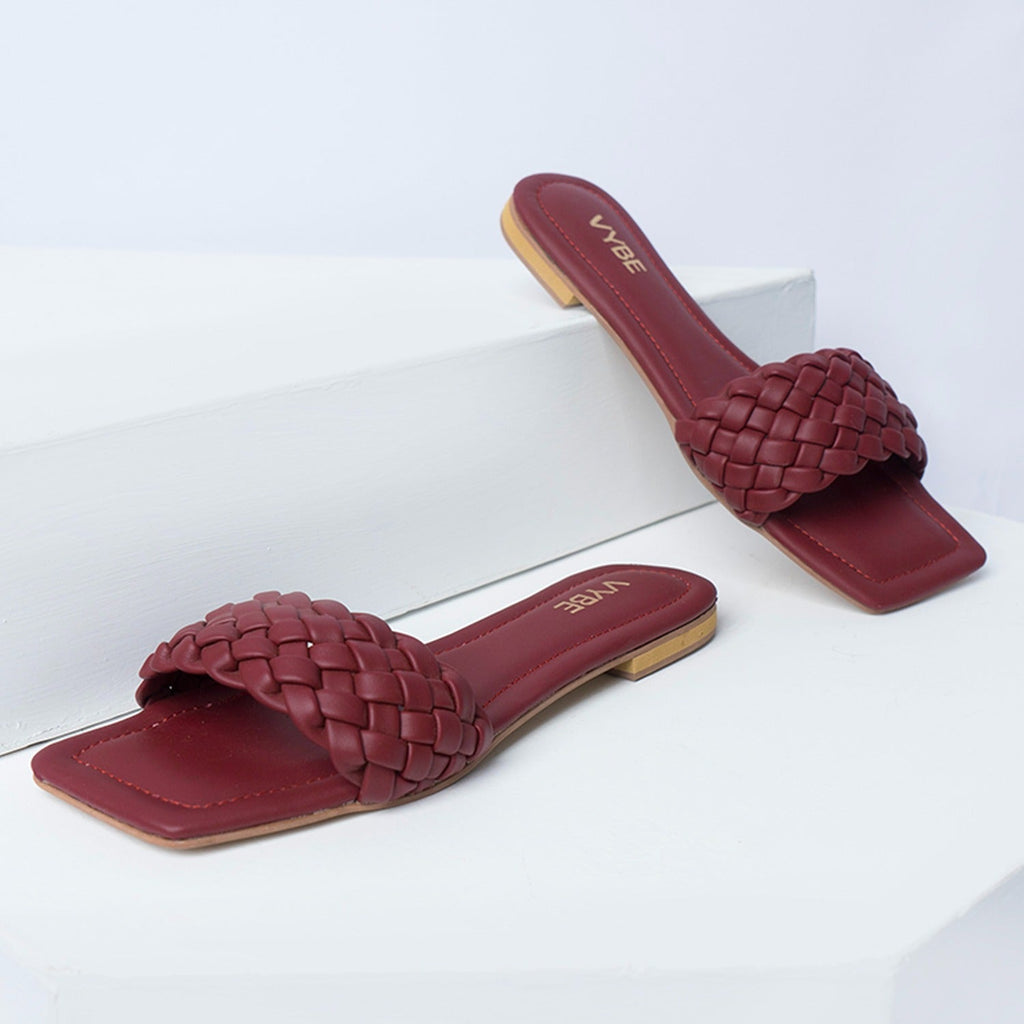 VYBE - Squar-Quliting Slide-Maroon